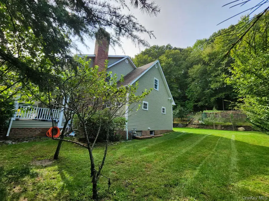 1259 N Country Road, Stony Brook, NY 11790 - #3