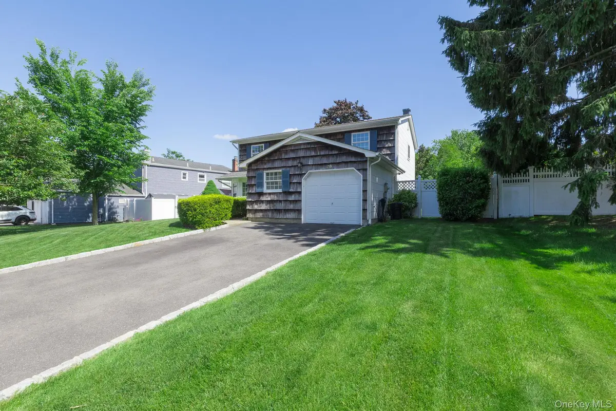 29 Beaumont Lane, Lake Grove, NY 11755 - #1