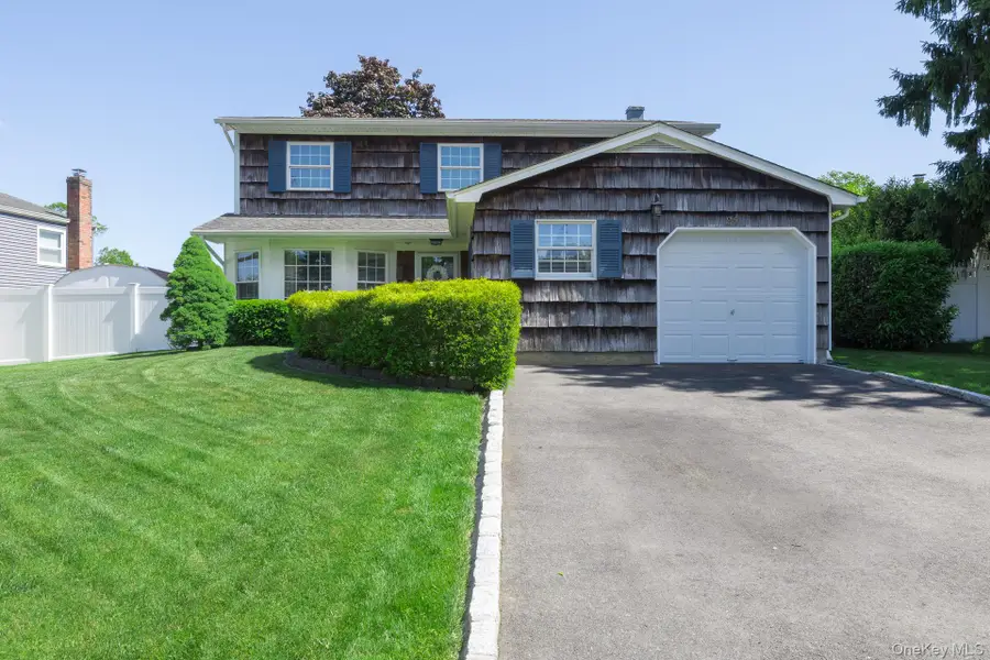 29 Beaumont Lane, Lake Grove, NY 11755 - #3