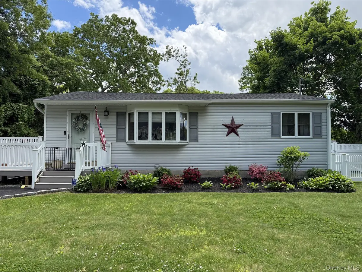 4 Pinetop Drive, Shirley, NY 11967 - #1
