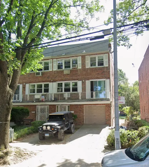 15022 Roosevelt Avenue, Flushing, NY 11354