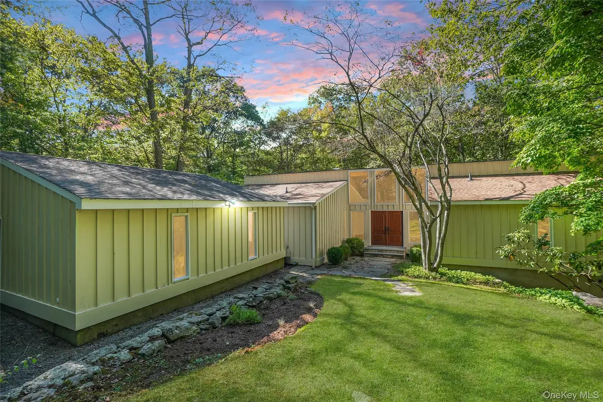 22 Peters Lane, Pound Ridge, NY 10576 - #1