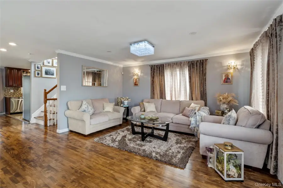 7631 264th Street, Glen Oaks, NY 11004 - #3