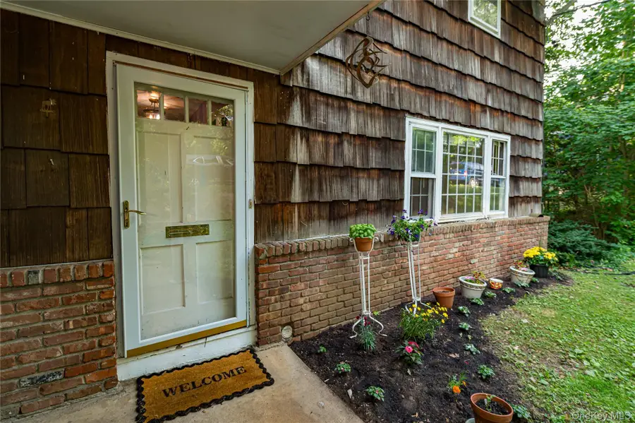 6 Glades Way, Huntington, NY 11743 - #2