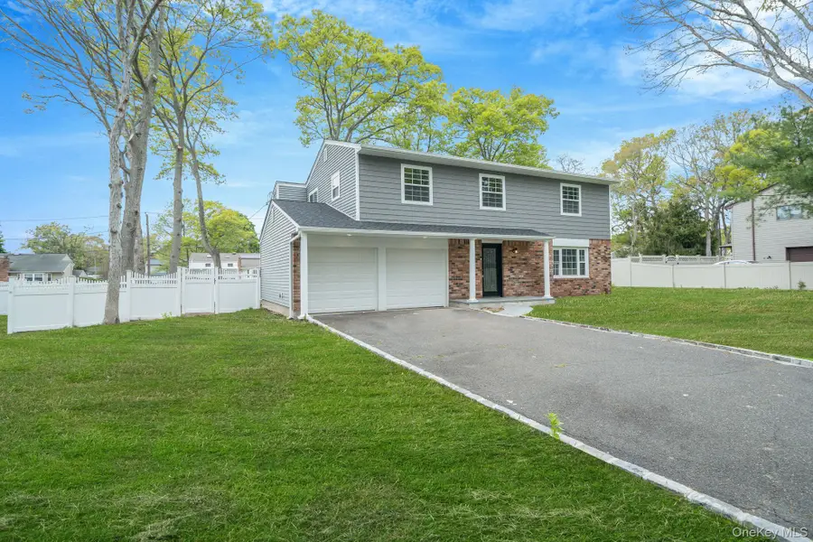 6 Barclay Drive, Coram, NY 11727 - #2