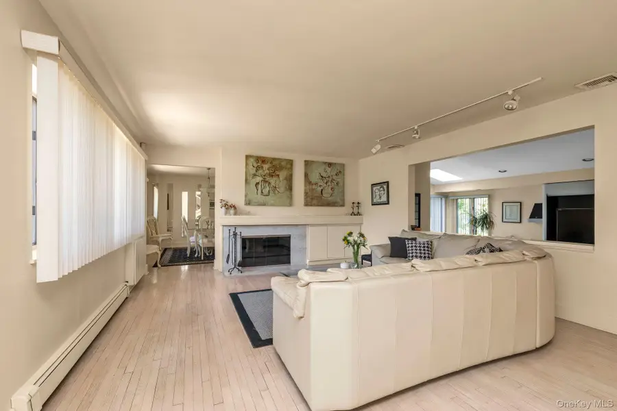 25 Linden Lane, Merrick, NY 11566 - #3