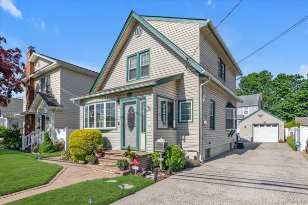 244 Rolling Street, Malverne, NY 11565