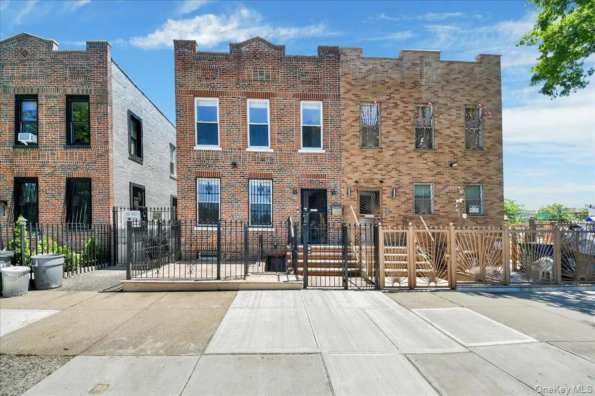 1032 Metcalf Avenue, Bronx, NY 10472 - #1