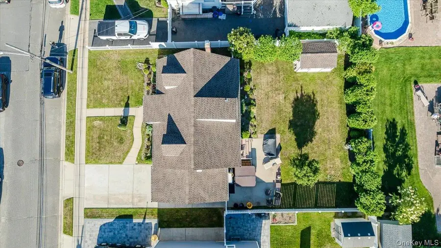 206 N Iowa Avenue, Massapequa, NY 11758 - #2