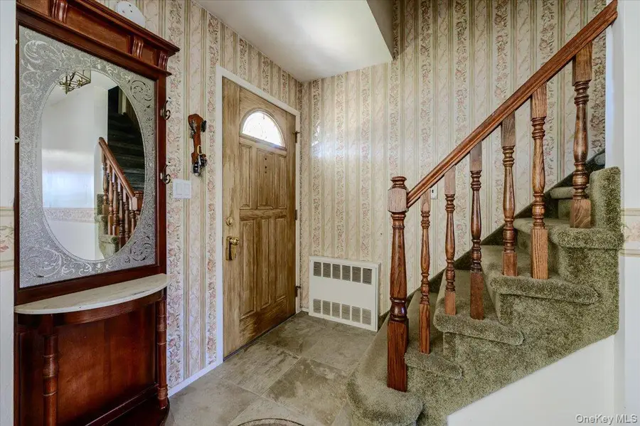 206 N Iowa Avenue, Massapequa, NY 11758 - #3