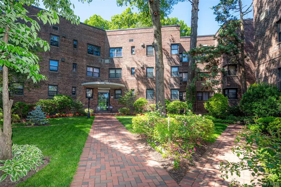 50 Brompton Road #Apt 3H, Great Neck, NY 11021 - #3