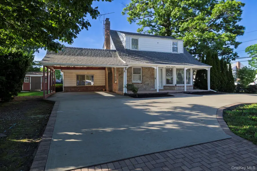 3499 Woodward Avenue, Wantagh, NY 11793 - #3