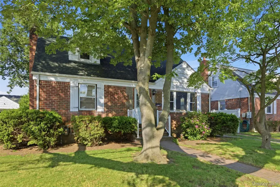 116 Prague Street, Valley Stream, NY 11580 - #2