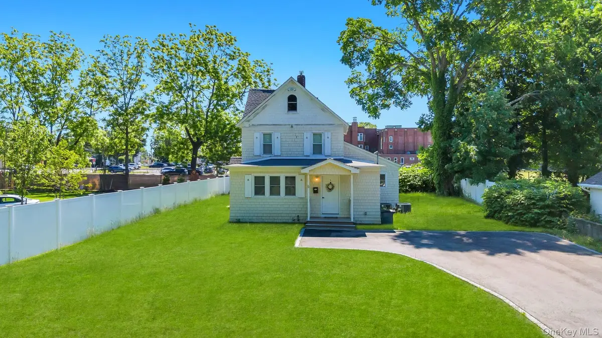 5 Hawkins Avenue, Smithtown, NY 11787 - #1
