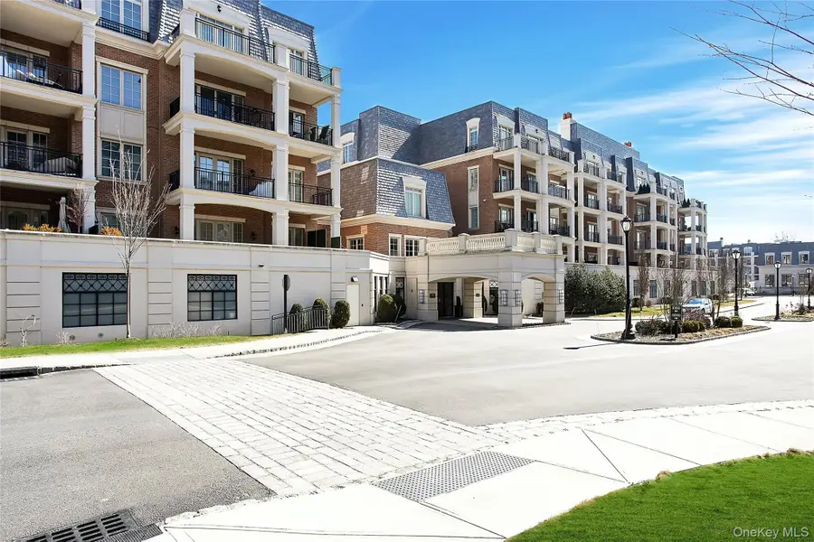 1000 Royal Court #1105, North Hills, NY 11030 - #3