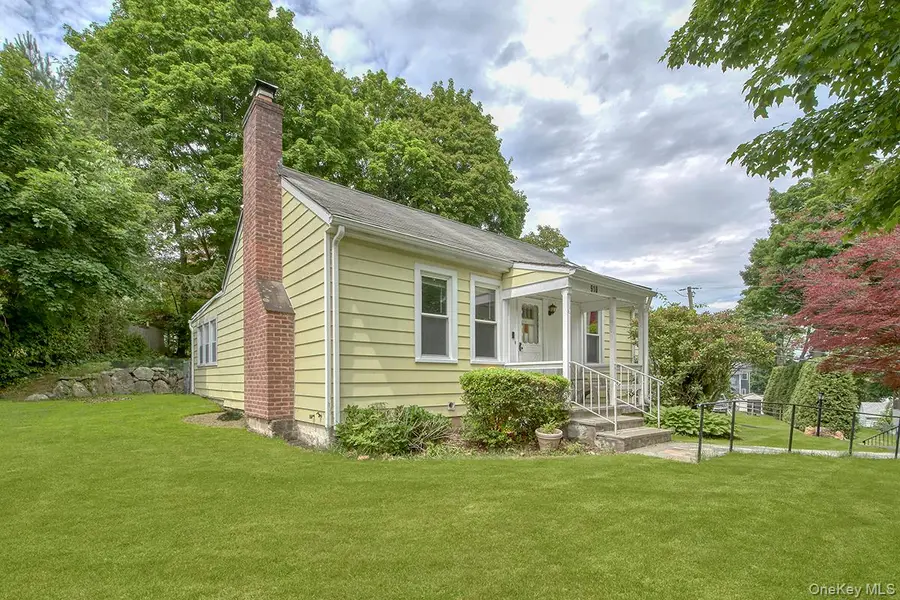 910 Linda Avenue, Thornwood, NY 10594 - #2