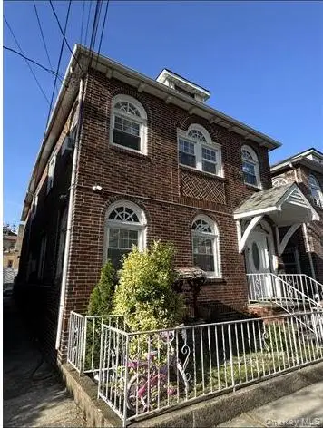 1065 Stell Place, Bronx, NY 10469 - #2