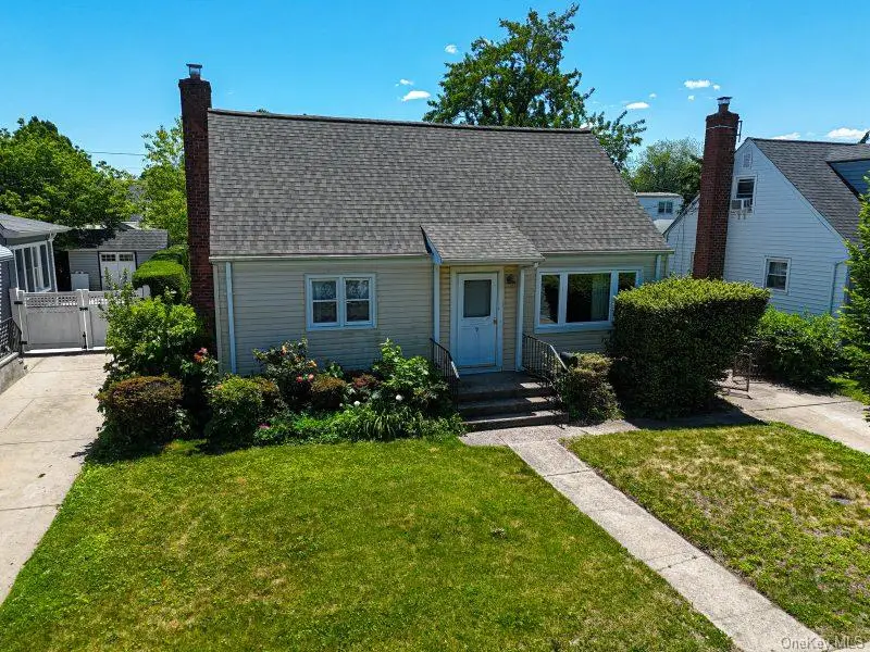 9 Robert Street, Hicksville, NY 11801 - #1