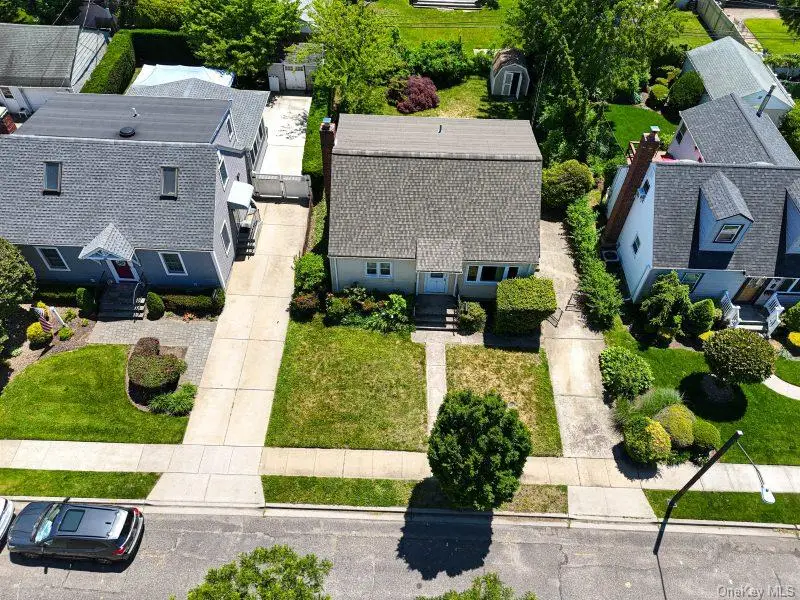 9 Robert Street, Hicksville, NY 11801 - #3