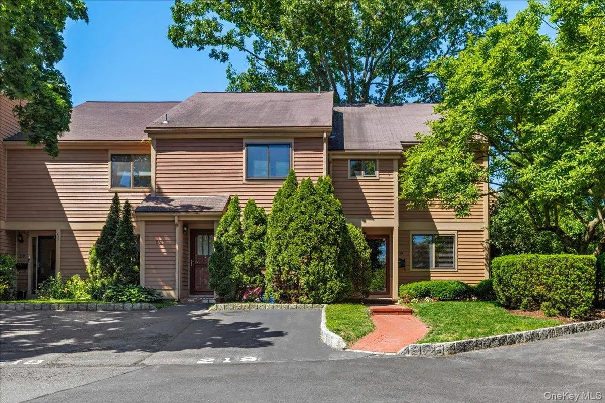 219 Treetop Crescent Lane, Rye Brook, NY 10573 - #1