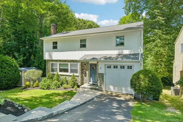 3 Walnut Place, Huntington, NY 11743