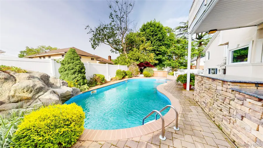 41 Westbrook Lane, Roosevelt, NY 11575 - #3