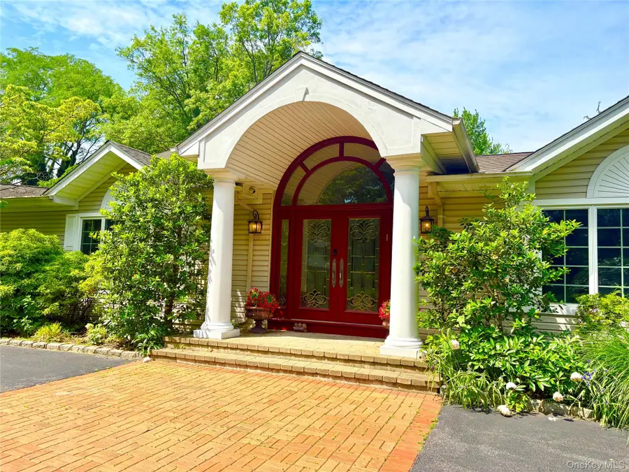 20 Astro Place, Dix Hills, NY 11746 - #2