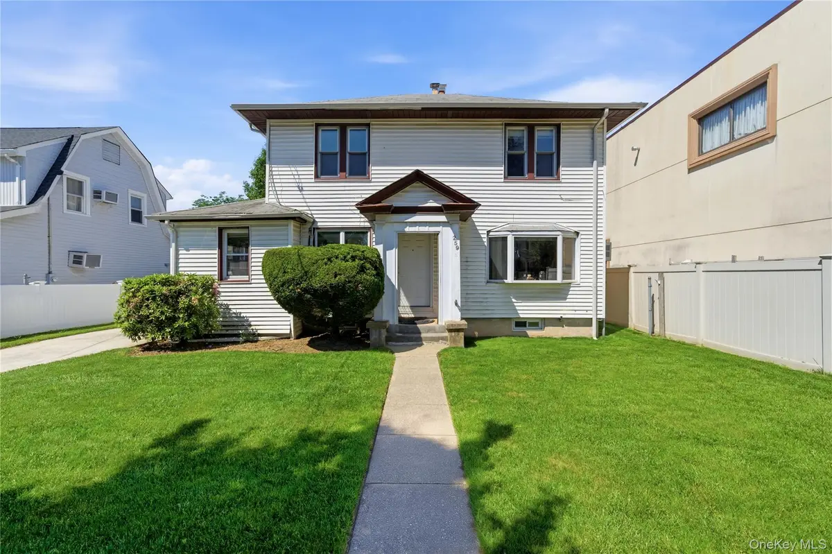 259 Wellington Road, Mineola, NY 11501 - #1