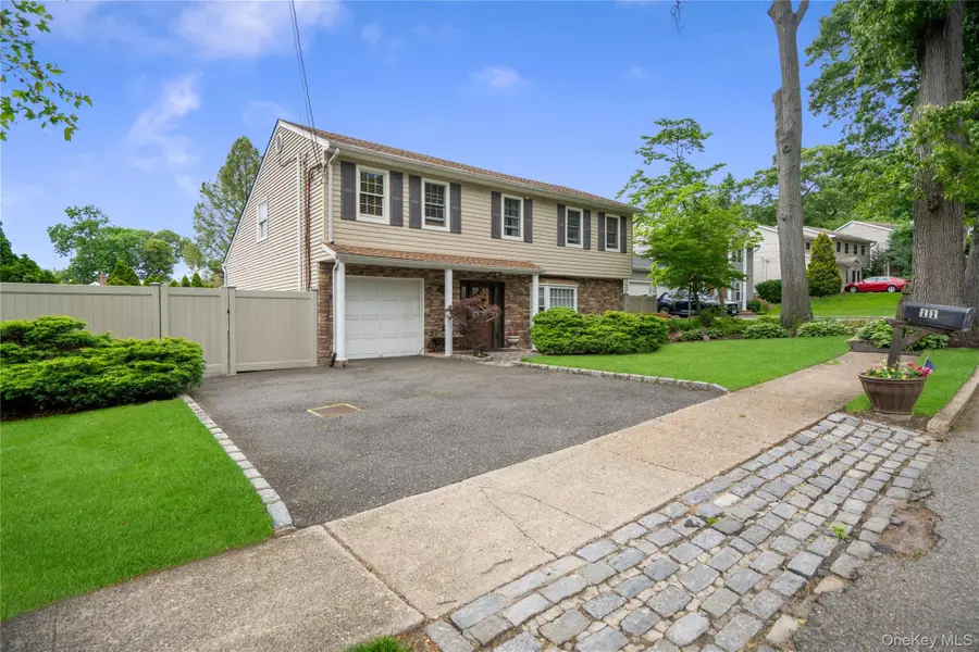 11 Edison Drive, Huntington Station, NY 11746 - #3