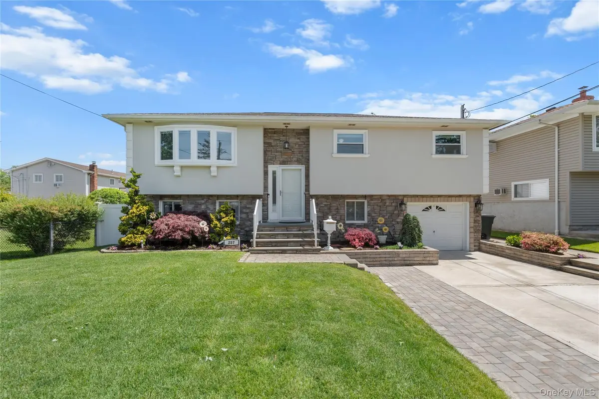 257 Cadman Avenue, Babylon, NY 11702 - #1