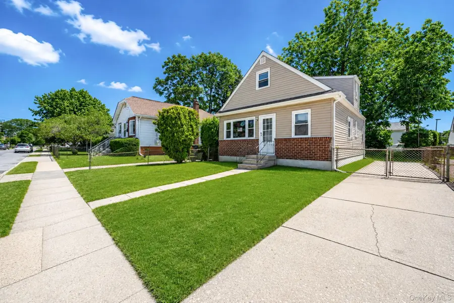 124 Washington Avenue, Valley Stream, NY 11580 - #2