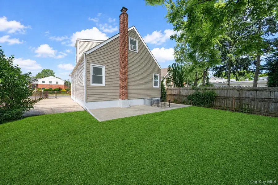 124 Washington Avenue, Valley Stream, NY 11580 - #3