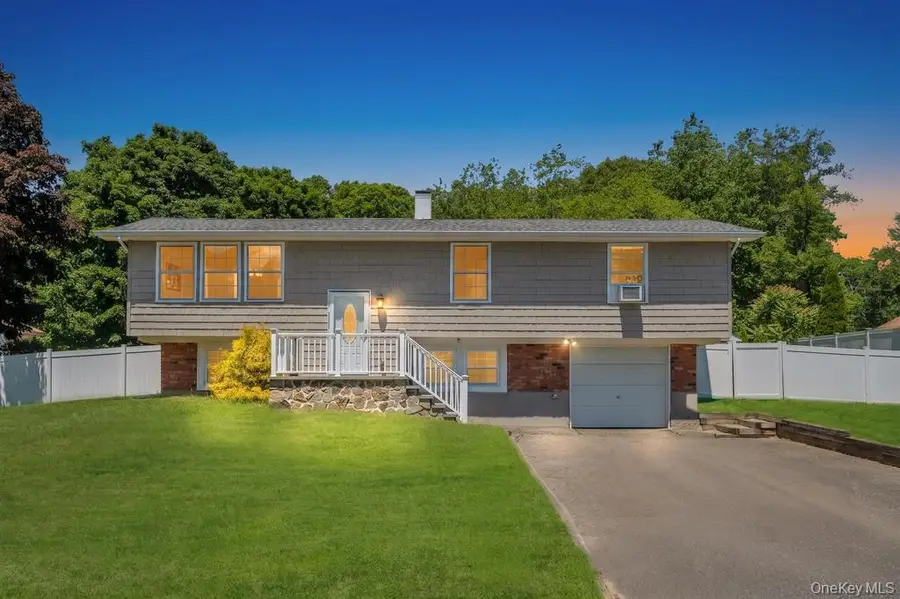 5 Fairway Drive, Port Jefferson Station, NY 11776 - #2