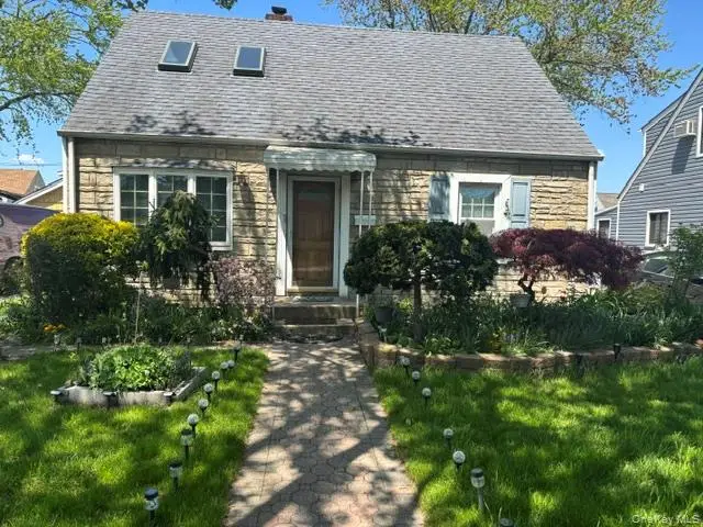 75 Peninsula Boulevard, Valley Stream, NY 11581 - #1
