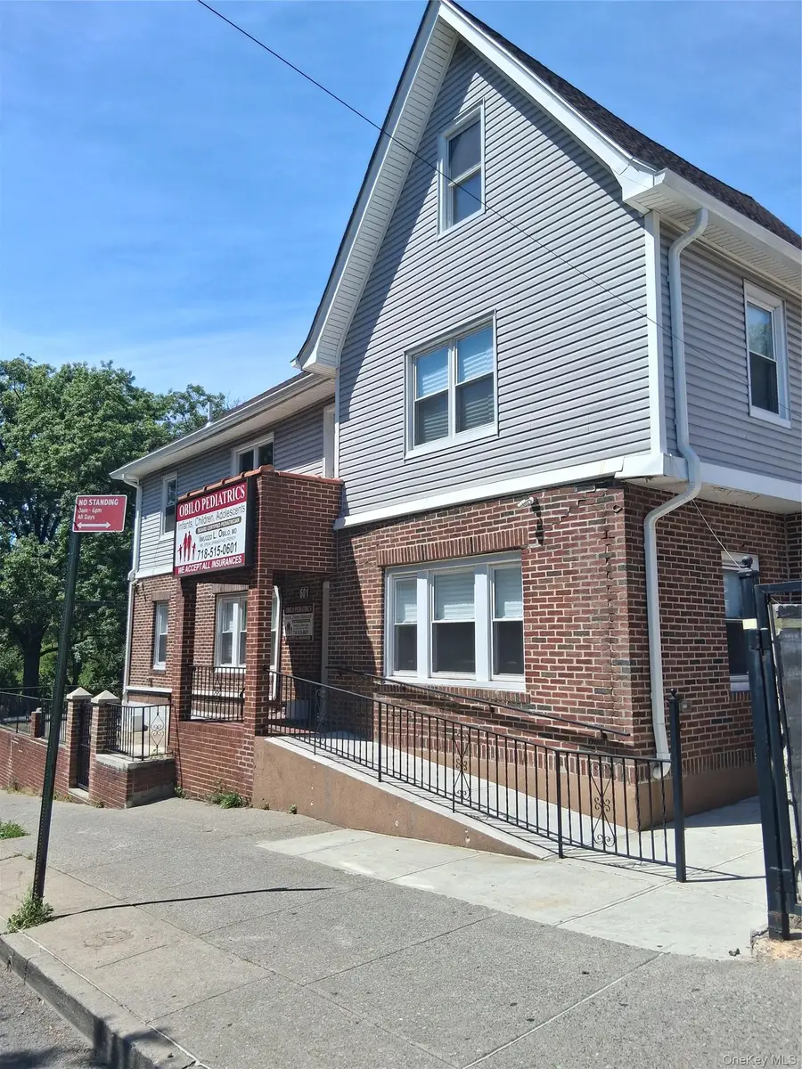601 E 226th Street, Bronx, NY 10466 - #3