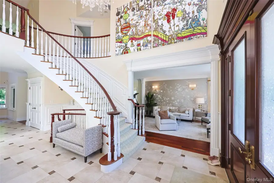78 Swan Court, East Hills, NY 11576 - #3