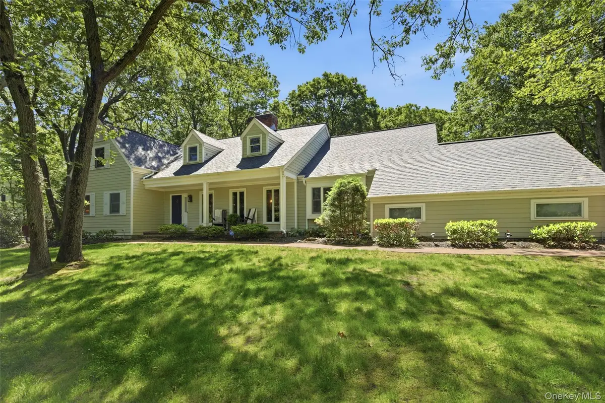 4 Waterview Lane, East Setauket, NY 11733 - #1