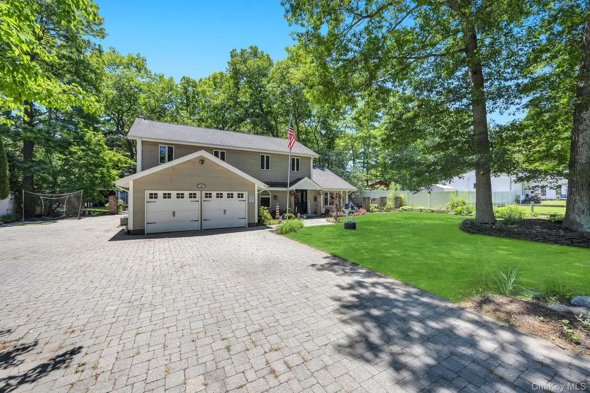 14 Russet Lane, Lake Grove, NY 11755 - #1