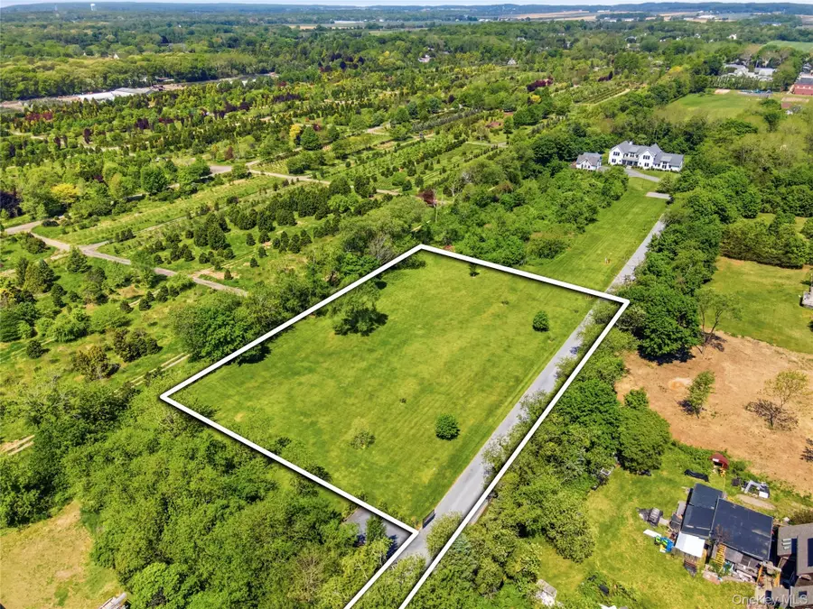 704 Hubbard Avenue, Aquebogue, NY 11901 - #2