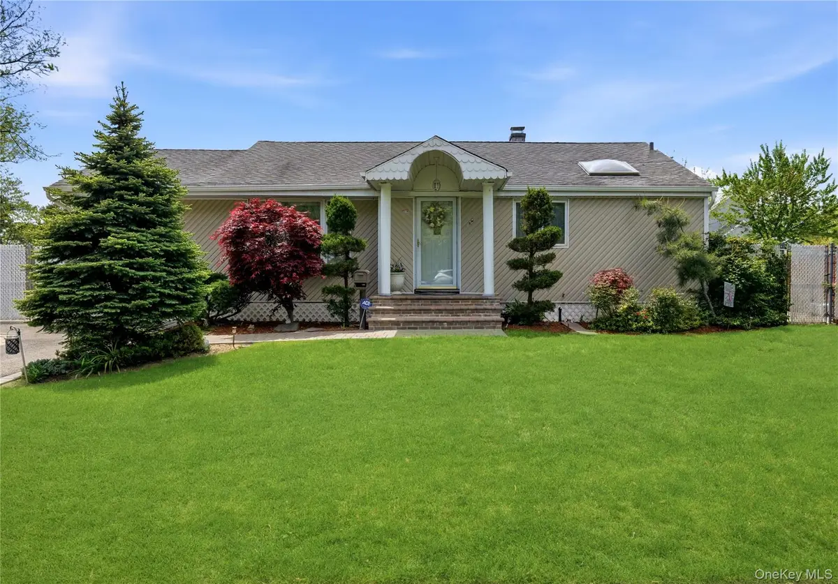 32 White Street, Brentwood, NY 11717 - #1