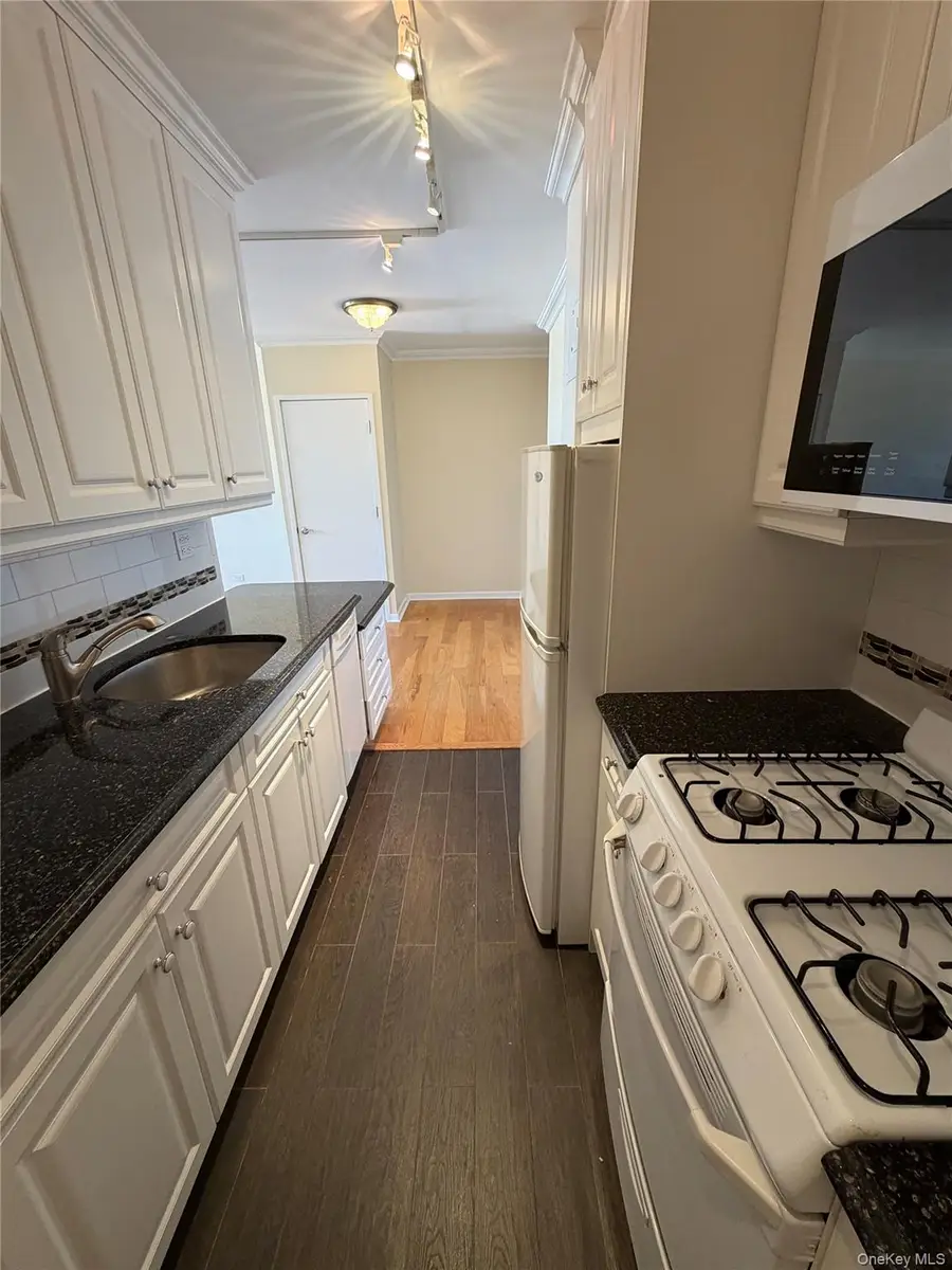 27110 Grand Central Parkway #1U, Queens, NY 11005 - #3