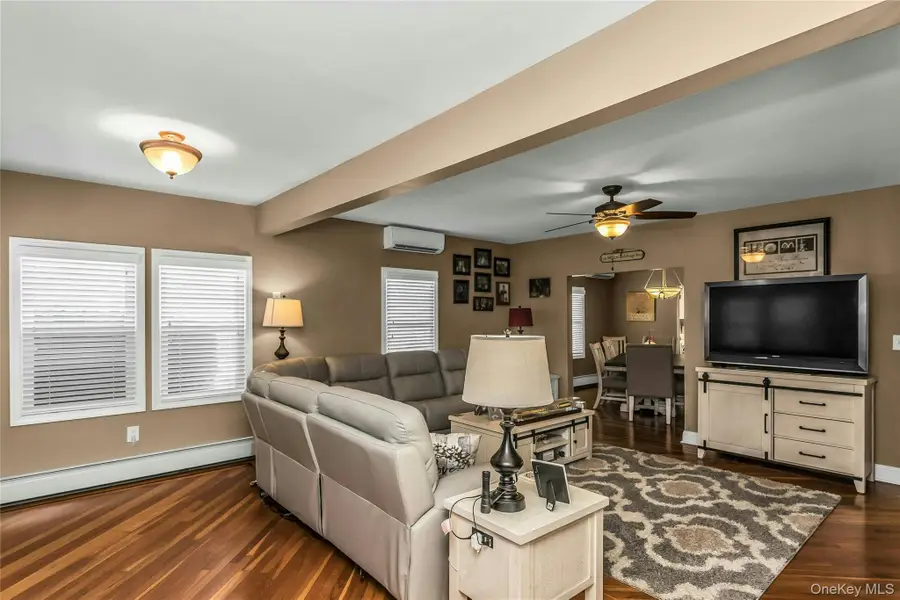 638 6th Avenue, New Hyde Park, NY 11040 - #3
