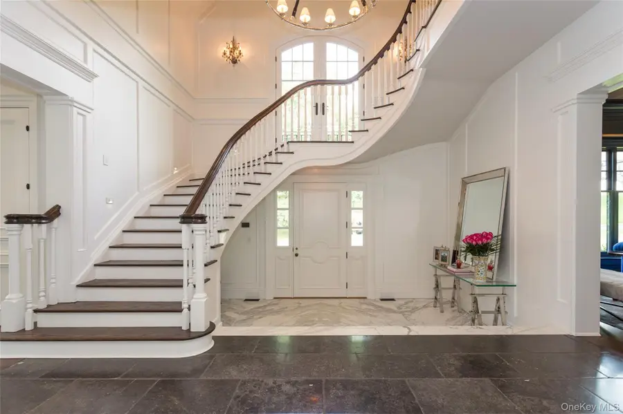 7 Pine Drive, Great Neck, NY 11021 - #2