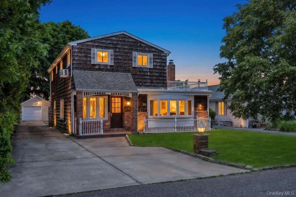 29 Pearsall Street, Babylon, NY 11702 - #1