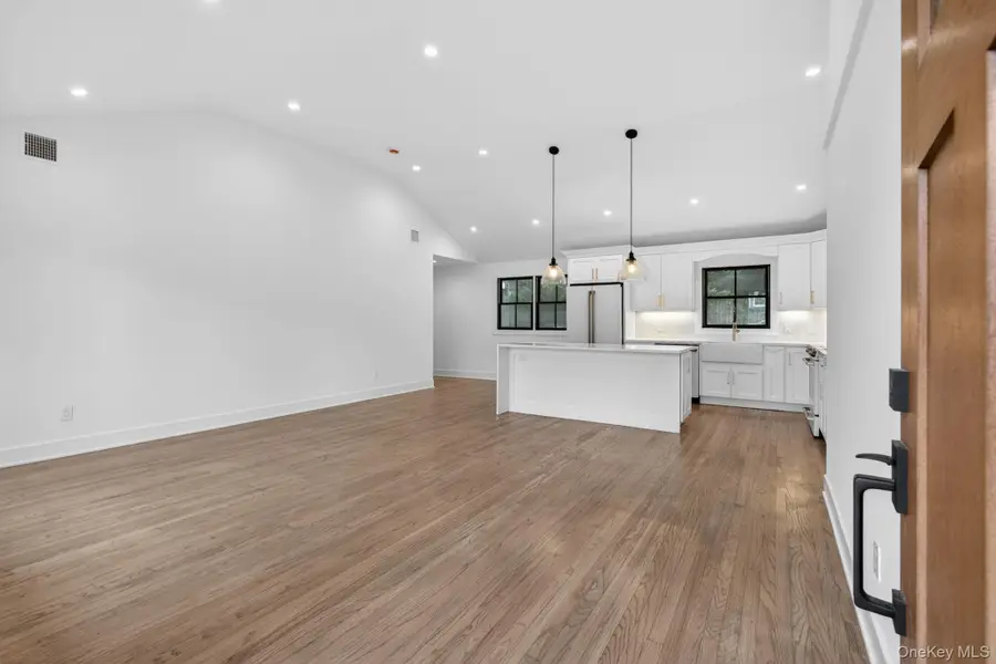 85 Kenneth Avenue, Huntington, NY 11743 - #3