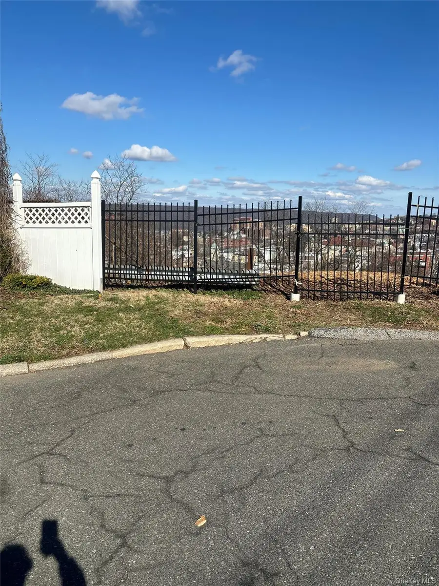 223 Glenbrook Avenue, Yonkers, NY 10705 - #2