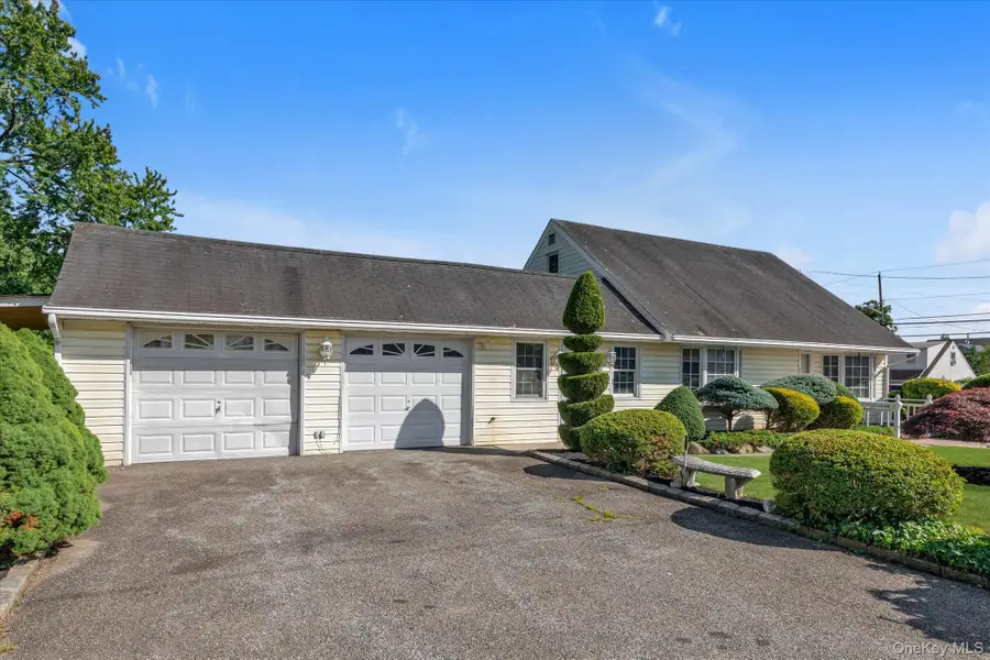 2484 Lindy Road, Westbury, NY 11590 - #2