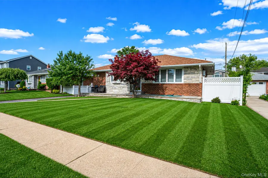 117 Wadsworth Avenue, Levittown, NY 11756 - #3