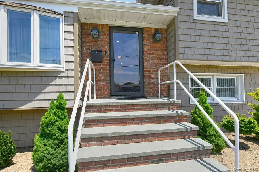 2885 Gerald Court, North Bellmore, NY 11710 - #2