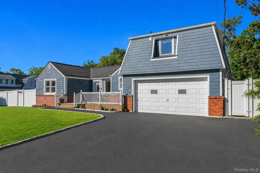 33 Lillian Road, Nesconset, NY 11767 - #3